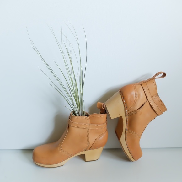 Swedish Hasbeens Shoes - ❗️PRICE DROP❗️ Sweedish Hasbeens Booties - Size 6